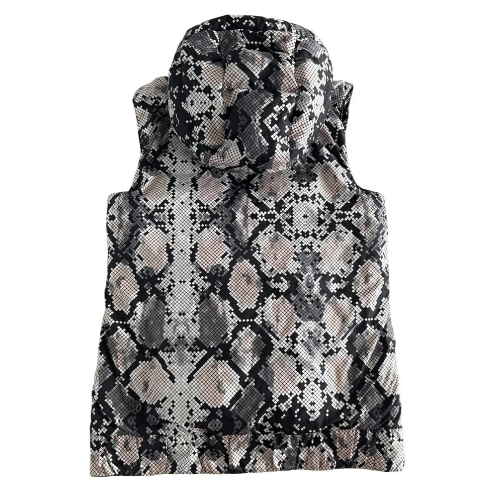 Lululemon The Fluffiest Vest Black Ziggy Snake Pink Black 650 Goose Down Sz 8 - Picture 13 of 14